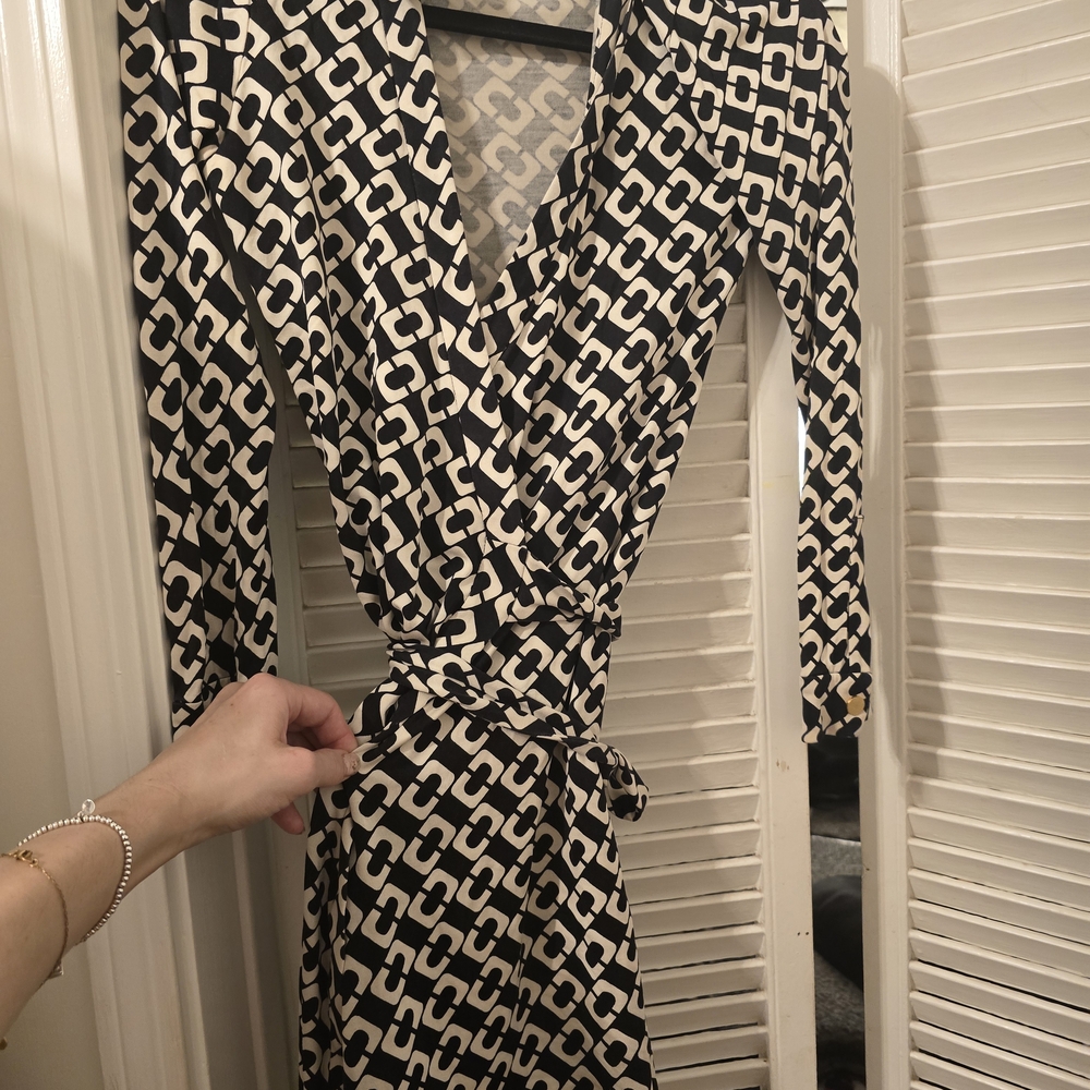 Diane Von Furstenberg Black and Cream Geometric Wrap Dress